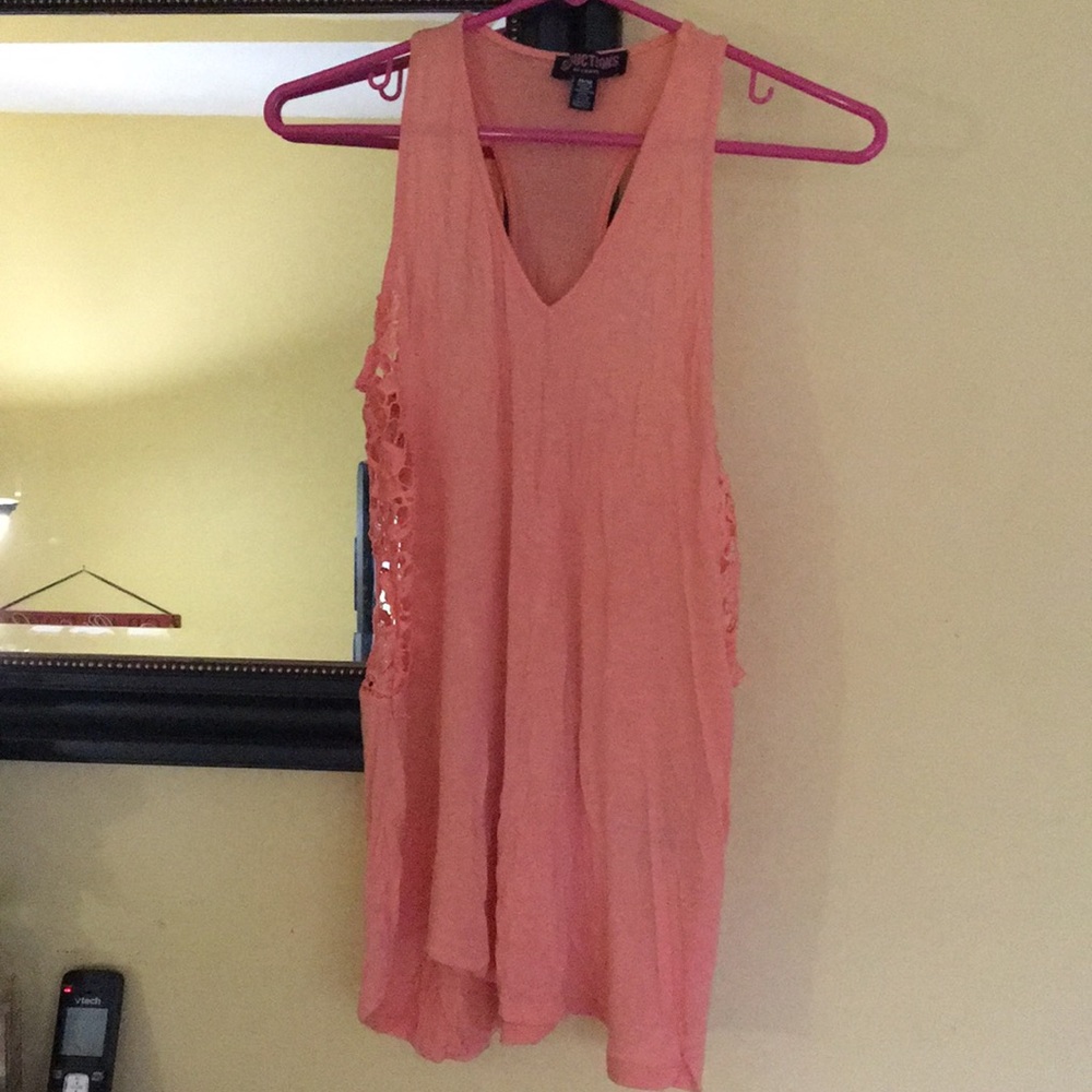 Tank top with sides open